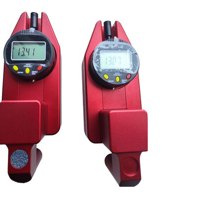 أداة محمولة عالية الدقة لقياس سمك علامات الطرق